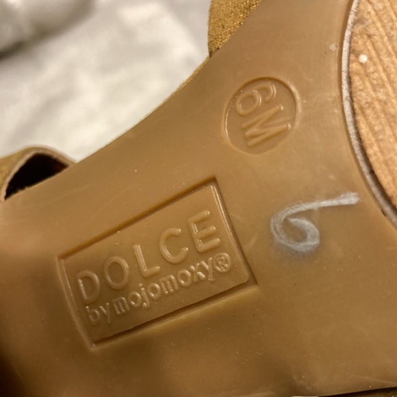 Dolce Suede leather shoes - Size 6M - Picture 7 of 7